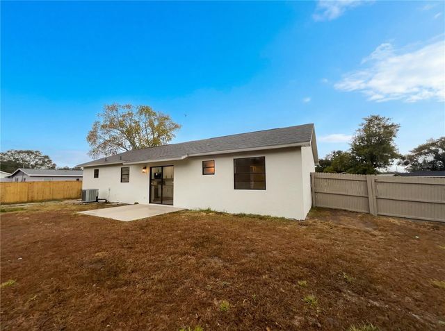 4864 LAKE SHORE DRIVE, St Cloud, FL 34772