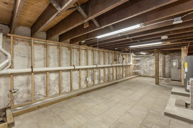 521 Kempton St, New Bedford, MA 02740