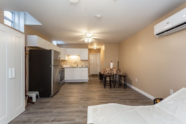 521 Kempton St, New Bedford, MA 02740