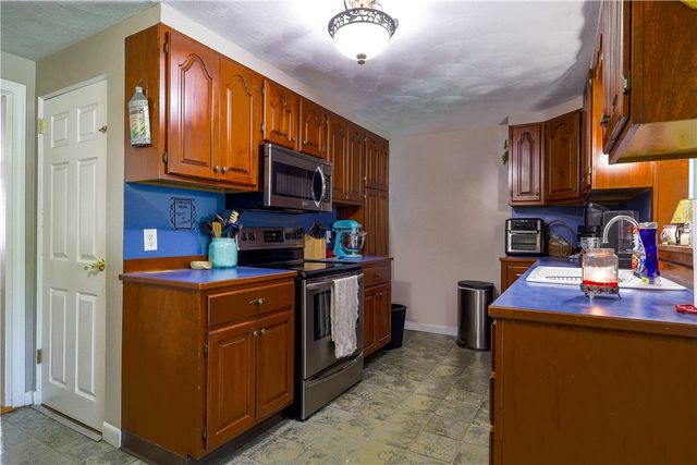 173 Vineyard Road, Warwick, RI 02889