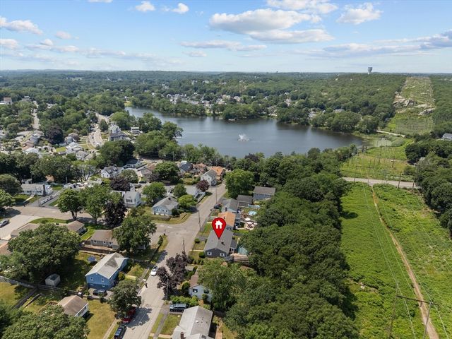 9 Bowen Rd, Peabody, MA 01960