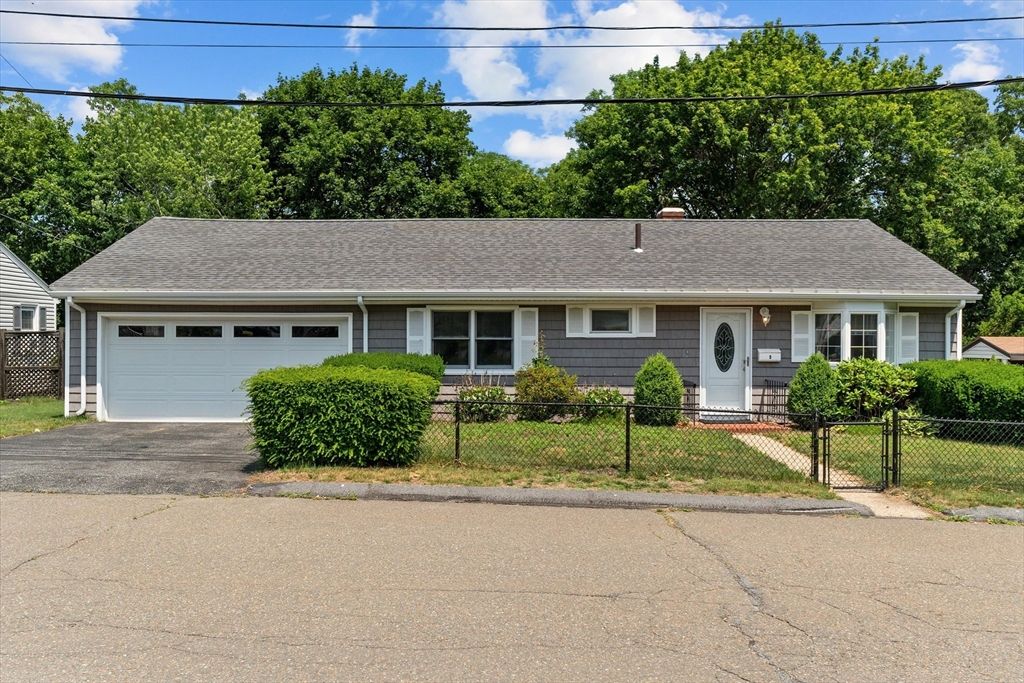 9 Bowen Rd, Peabody, MA 01960