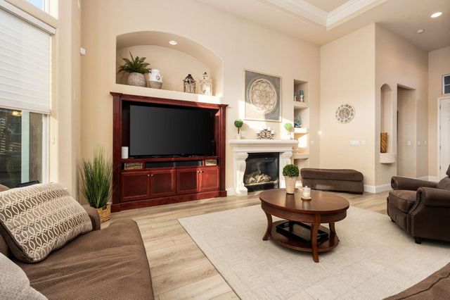 3652 Serena Avenue, Clovis, CA 93619