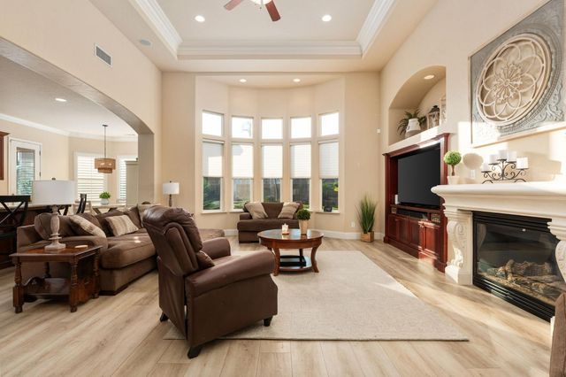 3652 Serena Avenue, Clovis, CA 93619