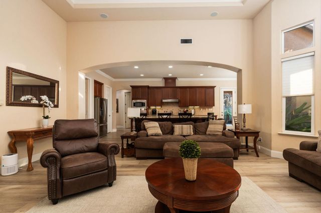 3652 Serena Avenue, Clovis, CA 93619