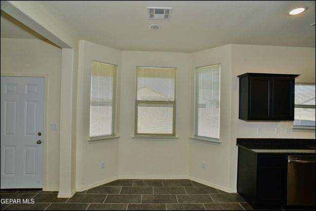 523 Sunset Valley Avenue, El Paso, TX 79927