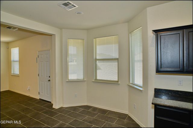 523 Sunset Valley Avenue, El Paso, TX 79927