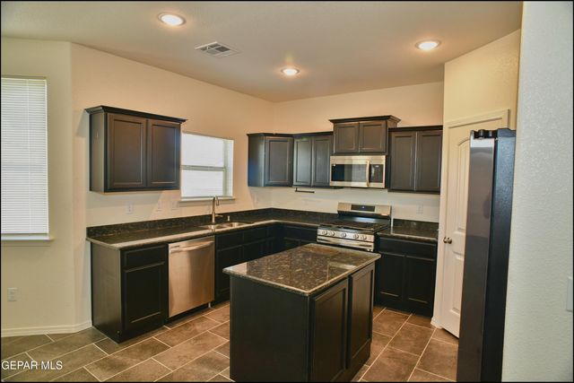 523 Sunset Valley Avenue, El Paso, TX 79927