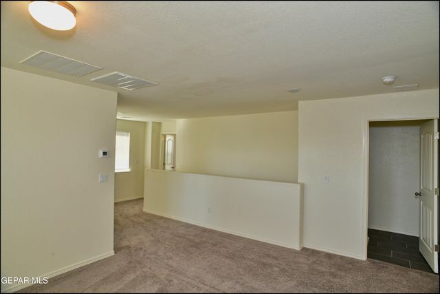 523 Sunset Valley Avenue, El Paso, TX 79927