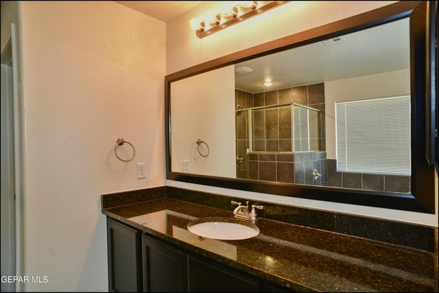 523 Sunset Valley Avenue, El Paso, TX 79927