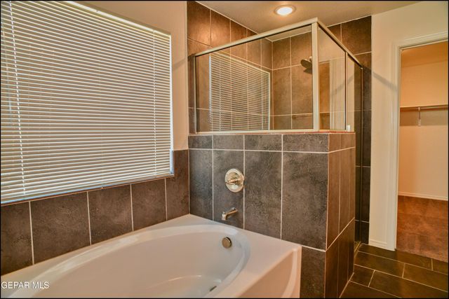 523 Sunset Valley Avenue, El Paso, TX 79927