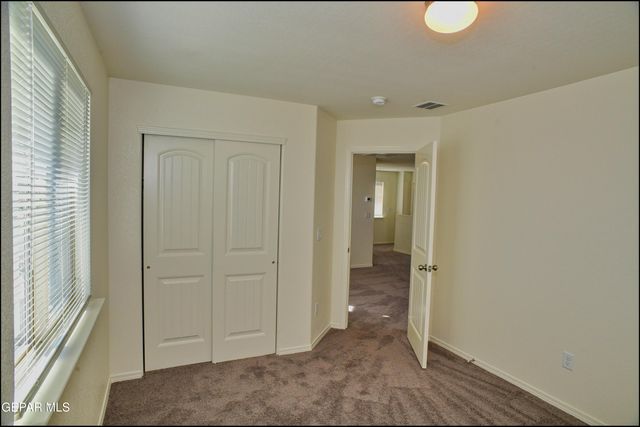 523 Sunset Valley Avenue, El Paso, TX 79927