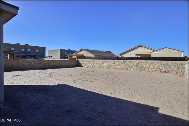 523 Sunset Valley Avenue, El Paso, TX 79927
