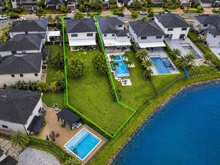 8822 NW 161st Terrace, Miami Lakes, FL 33018