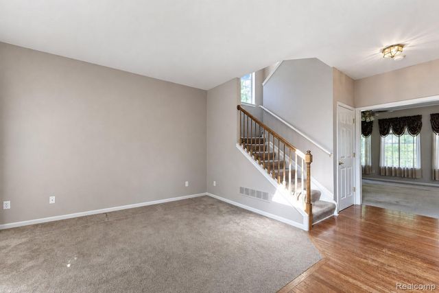 969 Hidden Creek Drive, South Lyon, MI 48178