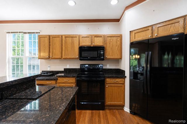 969 Hidden Creek Drive, South Lyon, MI 48178