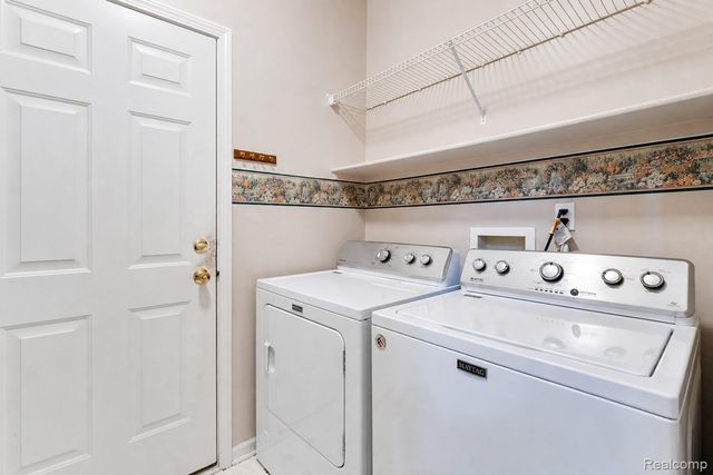 969 Hidden Creek Drive, South Lyon, MI 48178