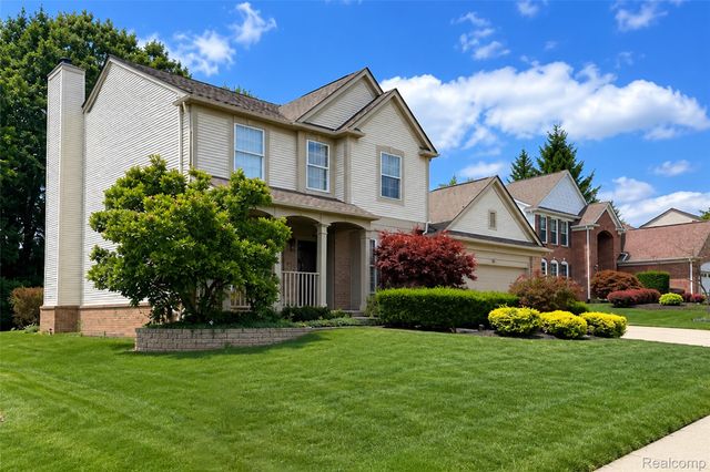 969 Hidden Creek Drive, South Lyon, MI 48178