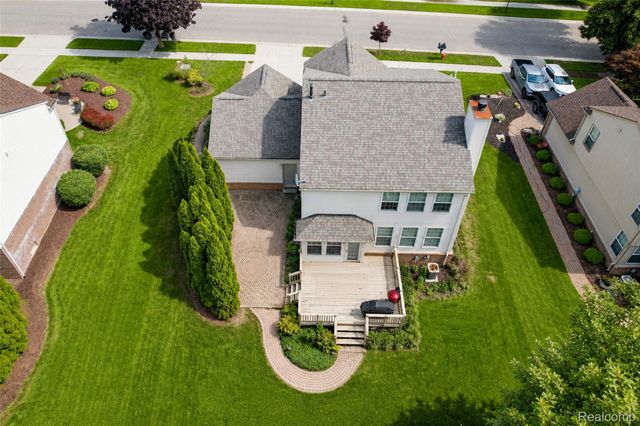 969 Hidden Creek Drive, South Lyon, MI 48178