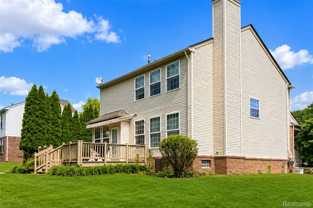 969 Hidden Creek Drive, South Lyon, MI 48178