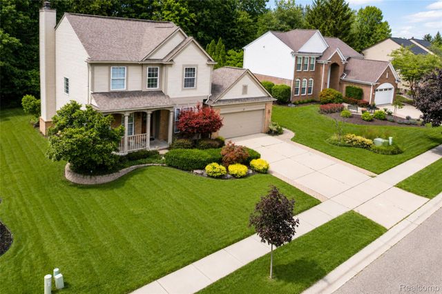 969 Hidden Creek Drive, South Lyon, MI 48178