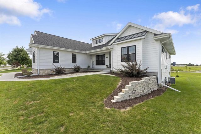 6697 Morning Dew Lane, Sun Prairie, WI 53590