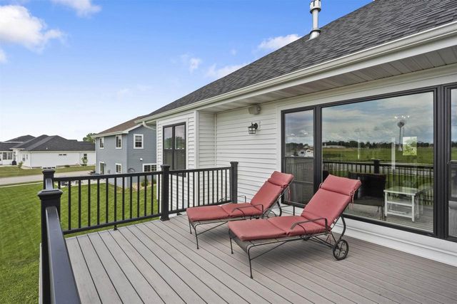6697 Morning Dew Lane, Sun Prairie, WI 53590