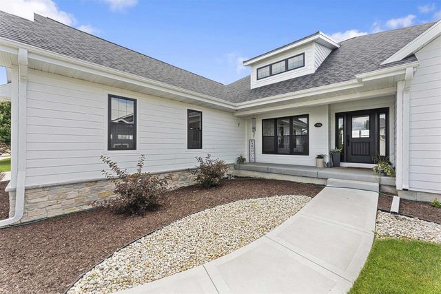 6697 Morning Dew Lane, Sun Prairie, WI 53590
