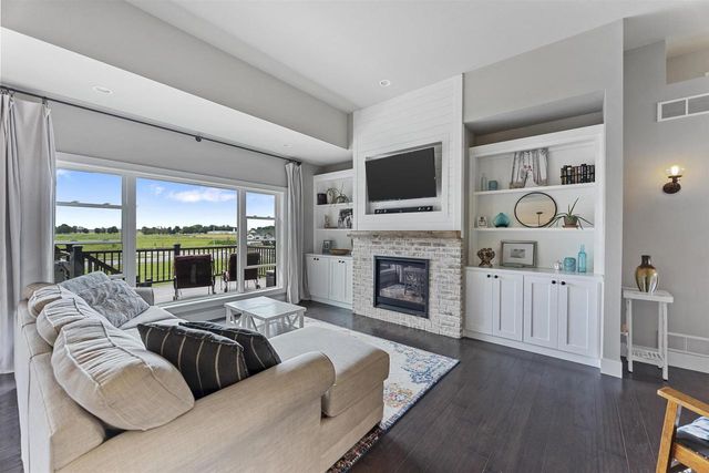 6697 Morning Dew Lane, Sun Prairie, WI 53590