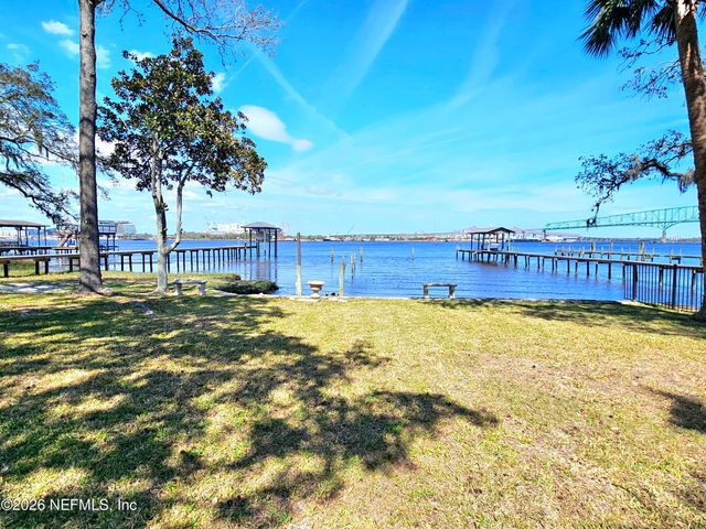 1111 NICHOLSON Road, Jacksonville, FL 32207