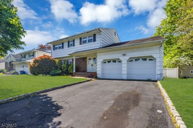 712 Moses Dr, Rahway City, NJ 07065