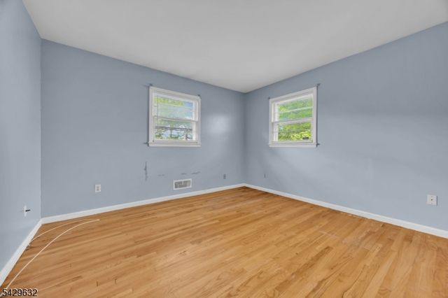 712 Moses Dr, Rahway City, NJ 07065