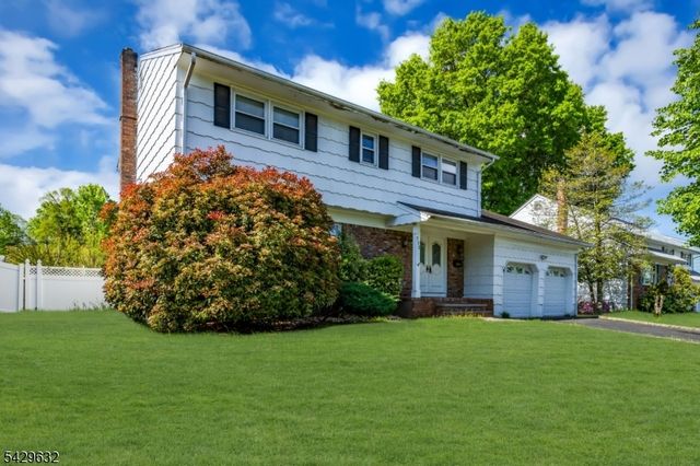 712 Moses Dr, Rahway City, NJ 07065