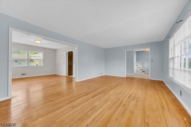 712 Moses Dr, Rahway City, NJ 07065