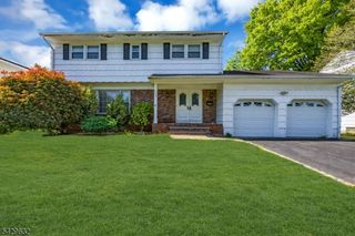 712 Moses Dr, Rahway City, NJ 07065