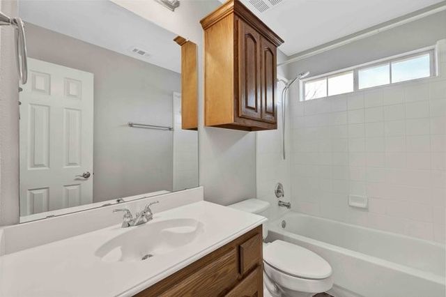 9102 Hogan Drive, Rowlett, TX 75089