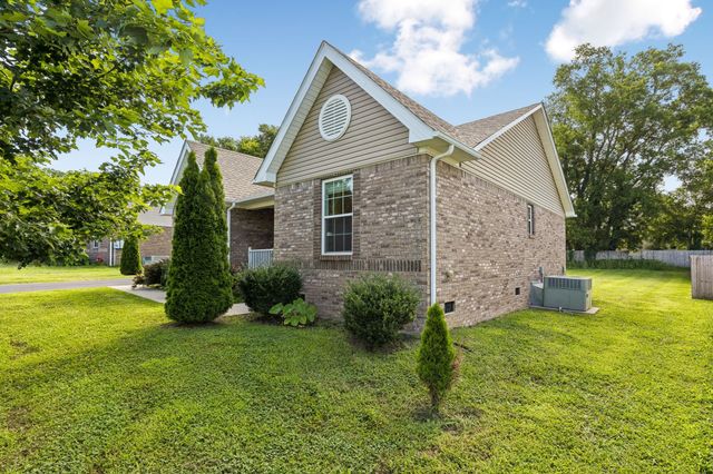 1909 Susan Rd, Columbia, TN 38401