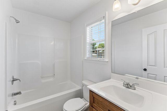 1909 Susan Rd, Columbia, TN 38401