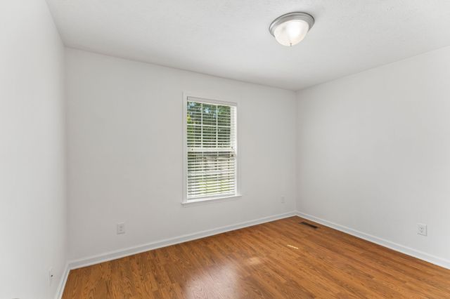 1909 Susan Rd, Columbia, TN 38401