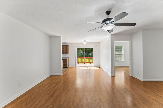 1909 Susan Rd, Columbia, TN 38401