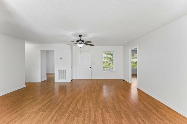 1909 Susan Rd, Columbia, TN 38401