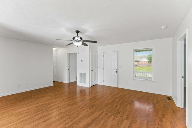 1909 Susan Rd, Columbia, TN 38401