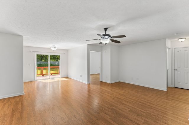 1909 Susan Rd, Columbia, TN 38401