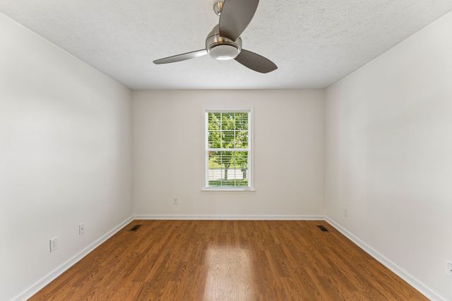 1909 Susan Rd, Columbia, TN 38401