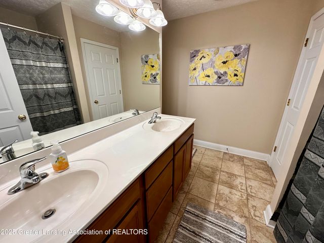 2632 Narrow Lake Road, Charlotte, MI 48813