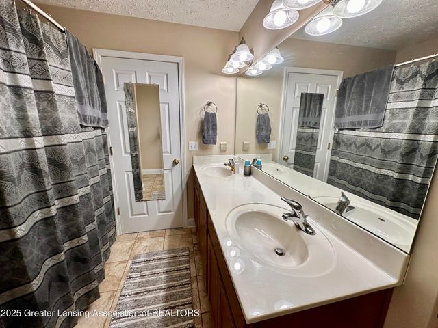 2632 Narrow Lake Road, Charlotte, MI 48813