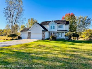 2632 Narrow Lake Road, Charlotte, MI 48813