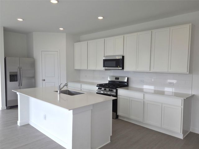6511 Silver Emperor Lane, Needville, TX 77461