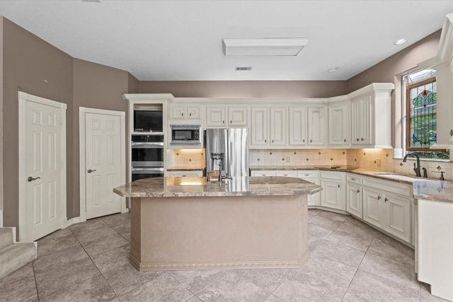 5038 Huntwick Parc Court, Houston, TX 77069