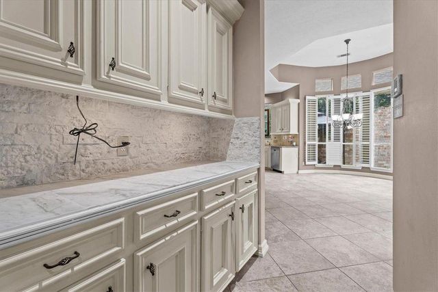 5038 Huntwick Parc Court, Houston, TX 77069